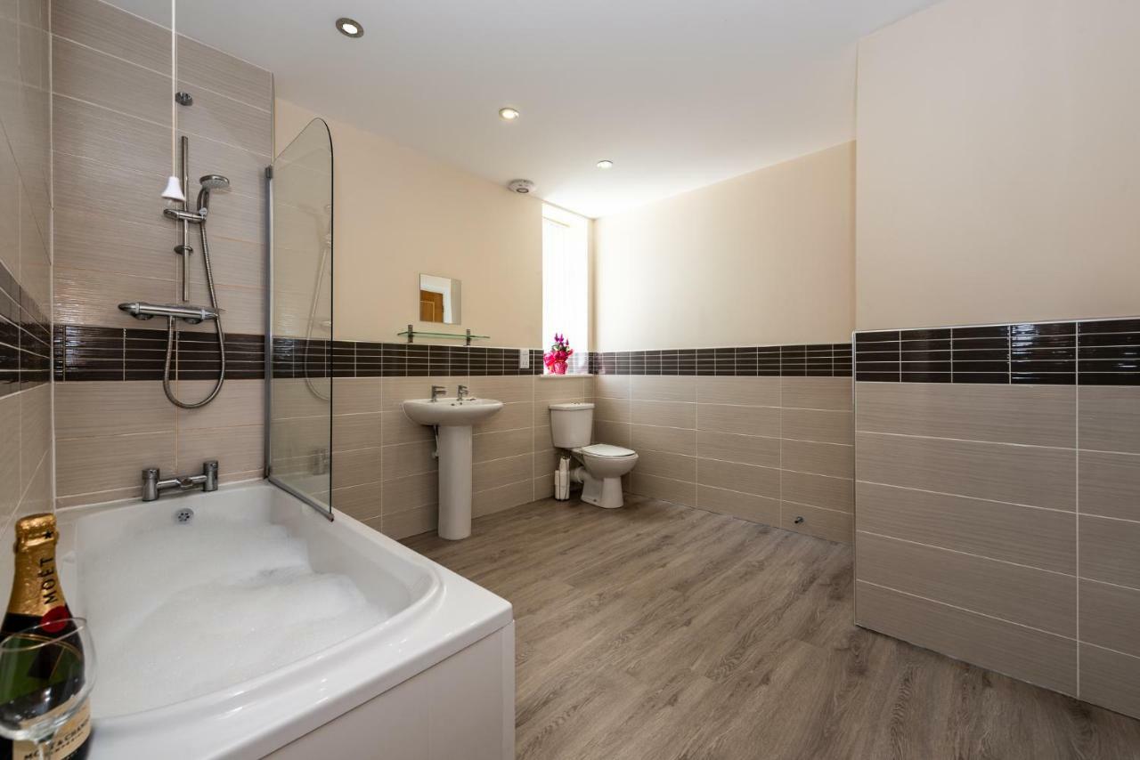 Waterview Deluxe Apartments Barrow-in-Furness Dış mekan fotoğraf
